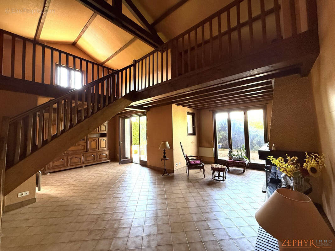 Maison à CIVRIEUX-D&#039;AZERGUES