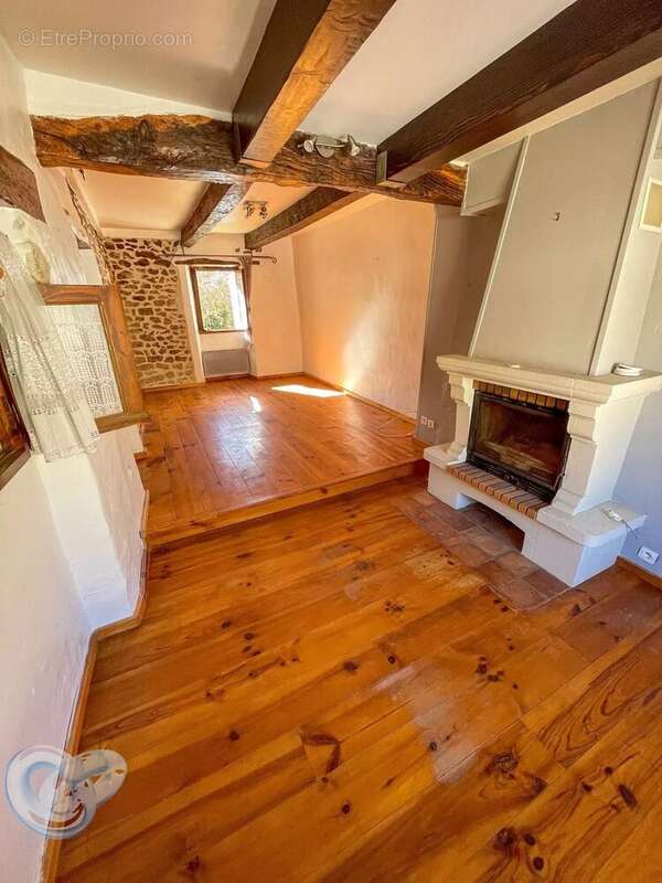 Maison à REVEST-DU-BION