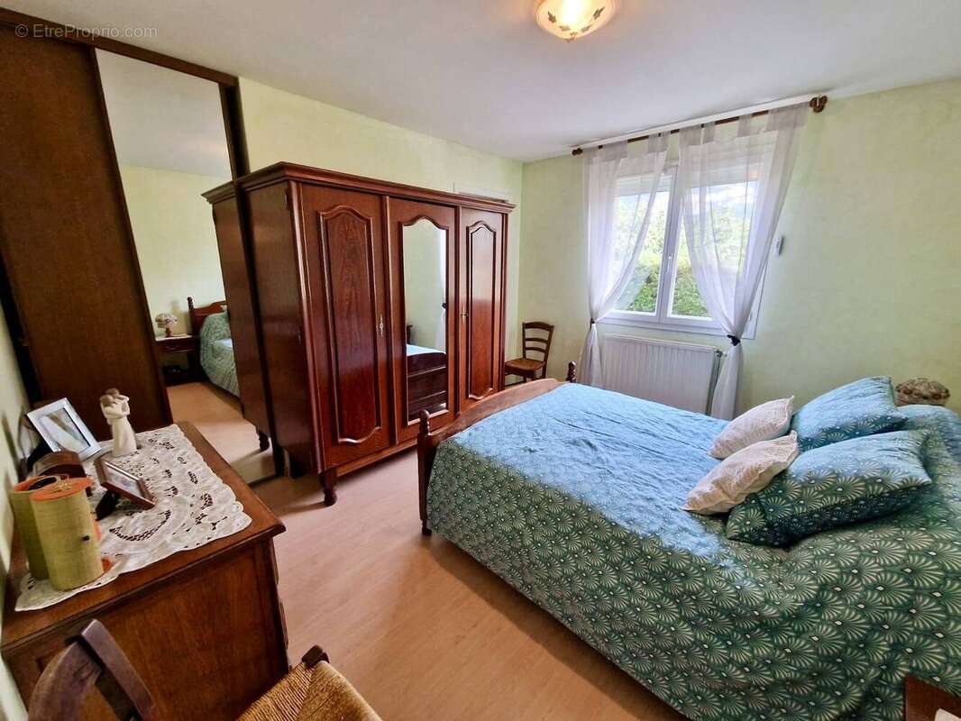 Maison à VIVIERS-DU-LAC