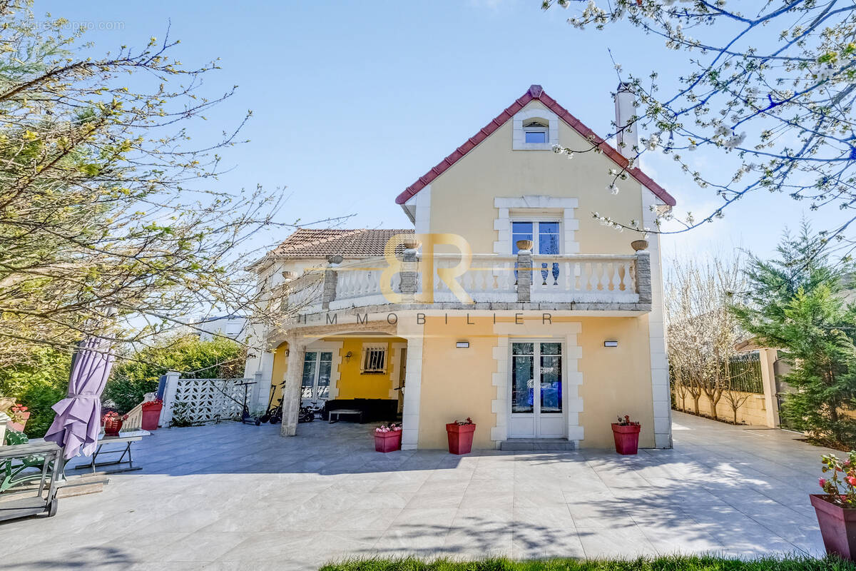 Maison à NOISY-LE-SEC