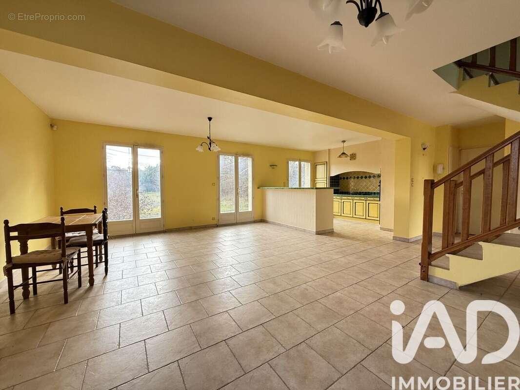 Photo 3 - Maison à VENELLES