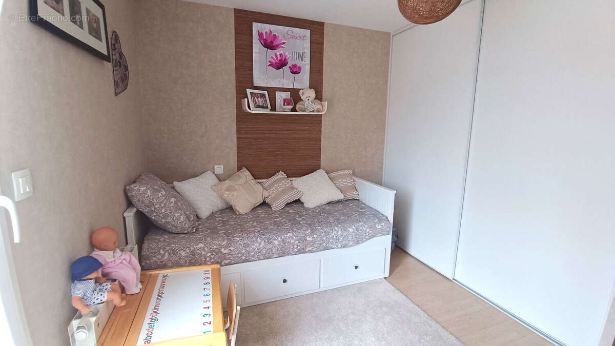 Appartement à ONET-LE-CHATEAU