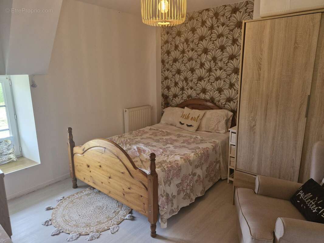 Maison à DAMPIERRE