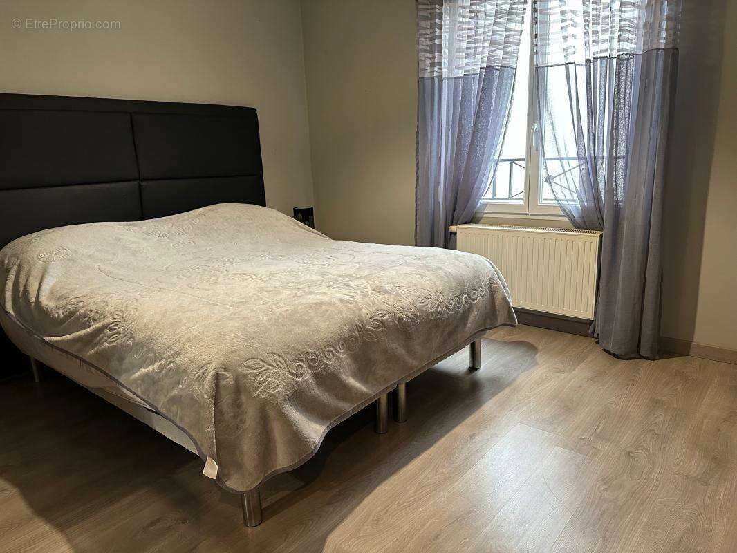 Maison à SAINT-GERMAIN-LES-ARPAJON