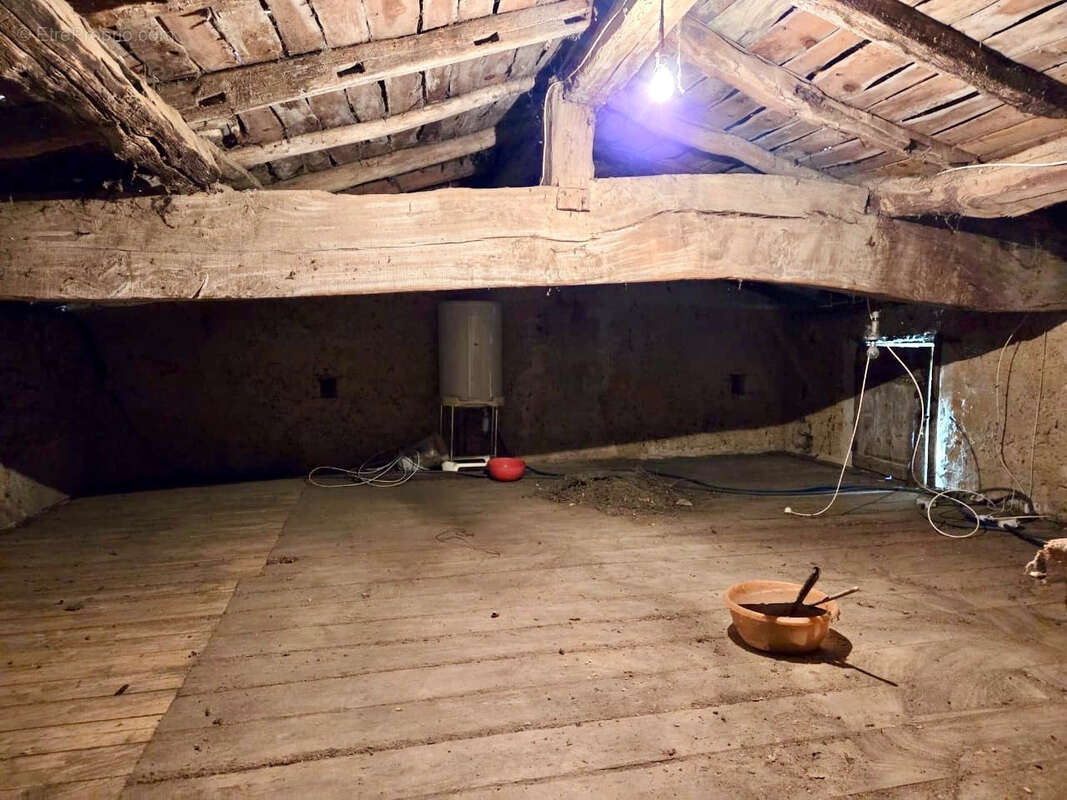 Maison à SAINT-MARTIN-DE-SESCAS