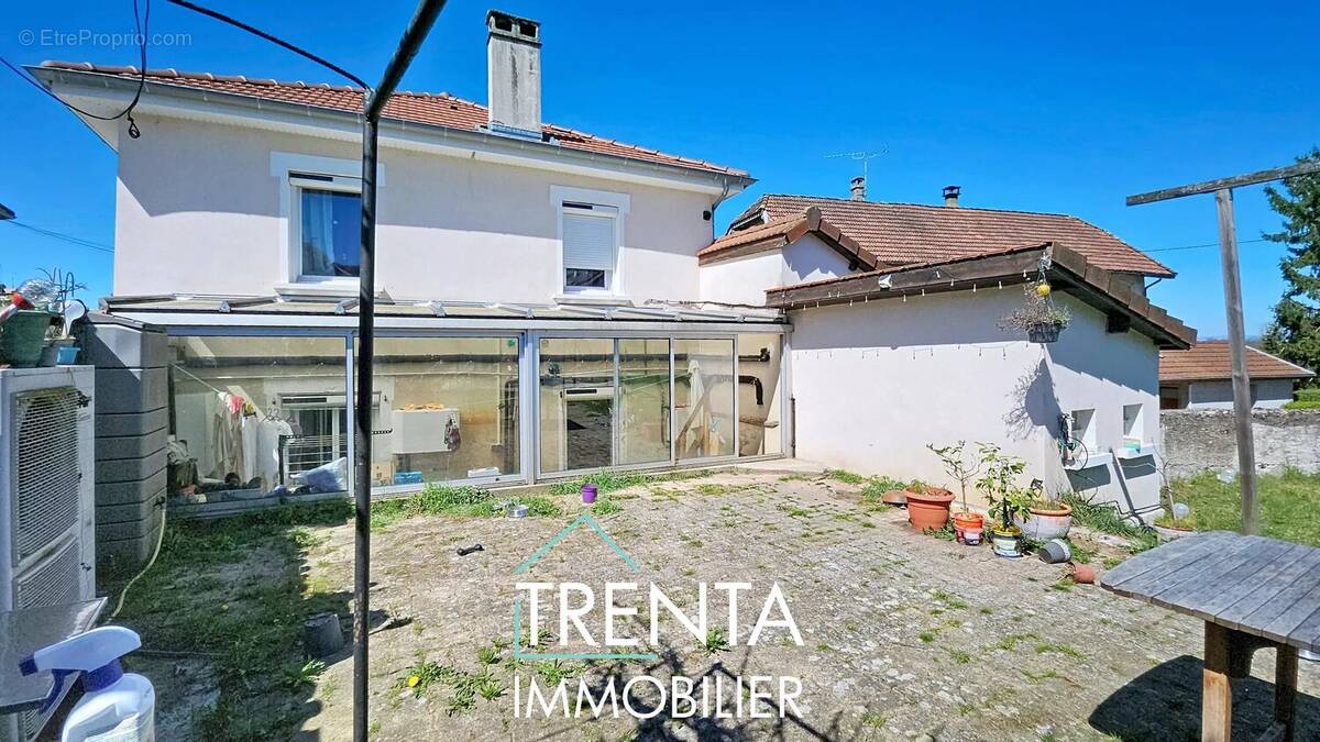 Maison à LA TOUR-DU-PIN