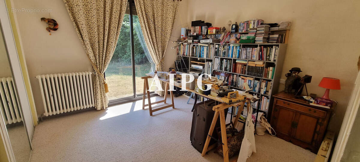 QUINTIN, 2 km, belle maison néo-bretonne 310 m² hab à vendre avec 7 chambres . - photo 10