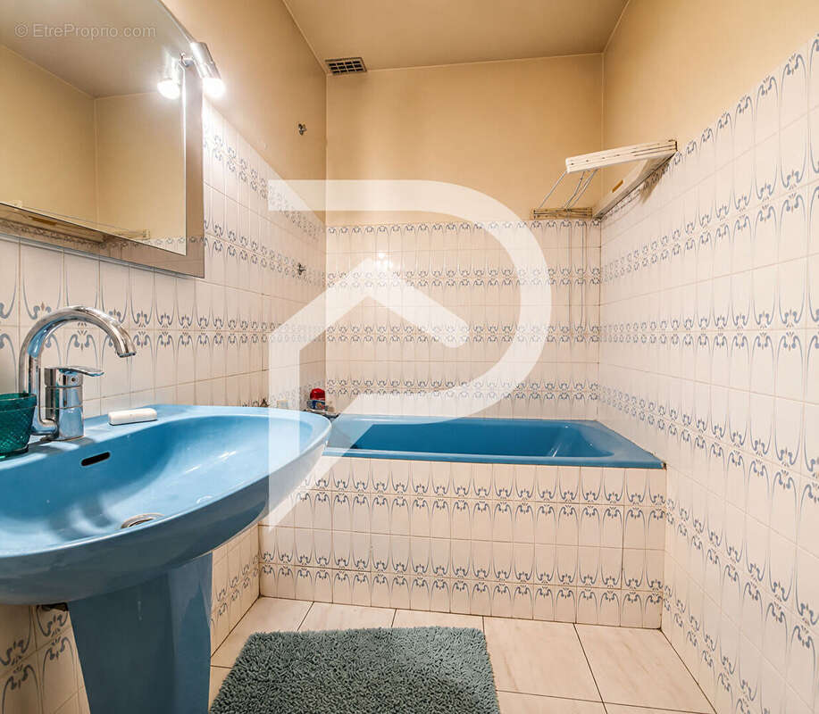 A VENDRE Maison de plain-pied 5 pièces 3 chambres  82 m² Verneuil-sur-Seine Centre - photo 8