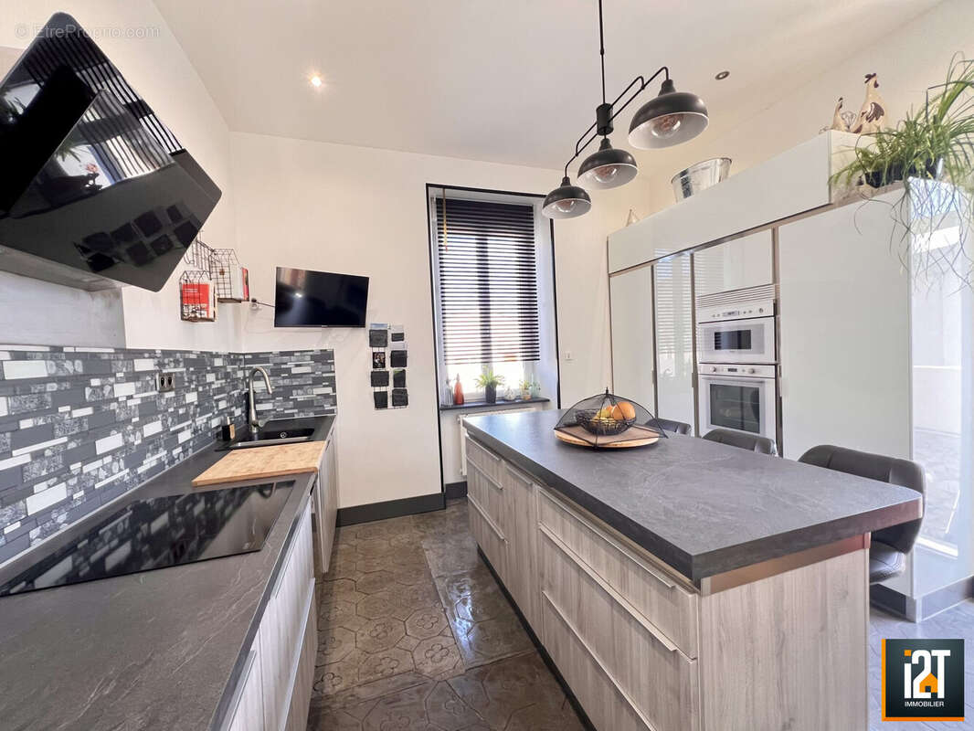 Maison à LA ROUVIERE