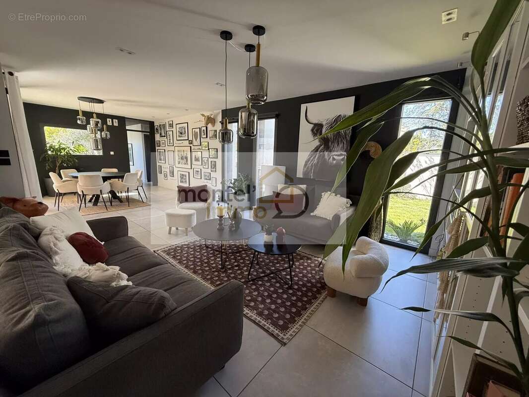 Maison à MONTELIMAR