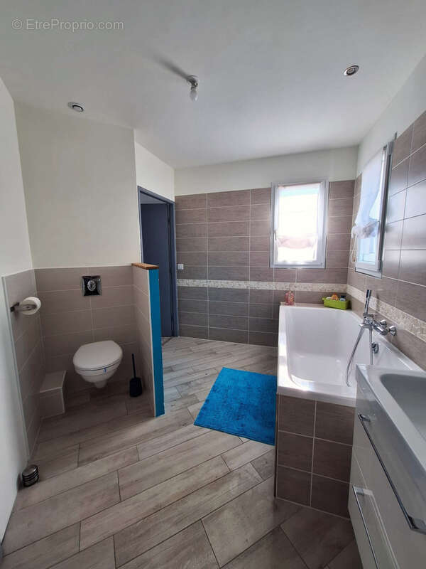 Maison à SAINT-BAUZILLE-DE-PUTOIS