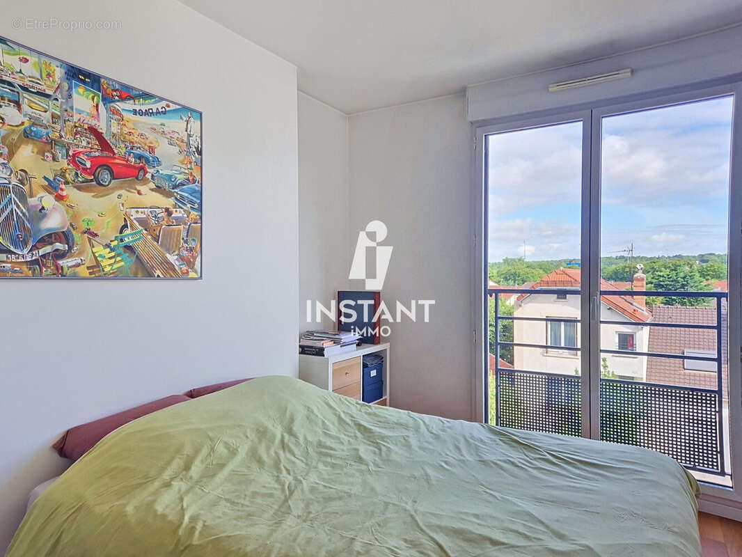 Chambre 2 - Appartement à MAISONS-ALFORT