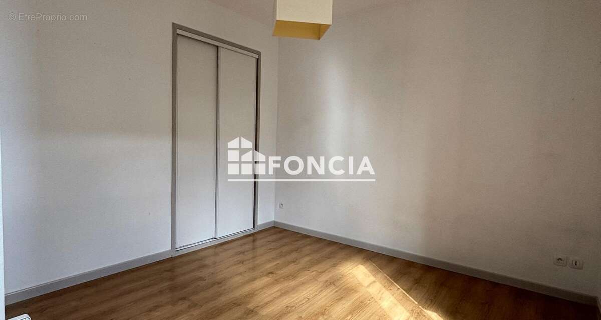 Appartement à ROQUEMAURE