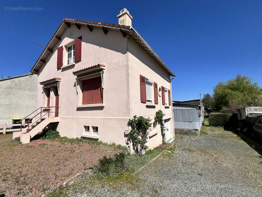 Maison 3 chambres avec grand hangar de stockage - photo 2