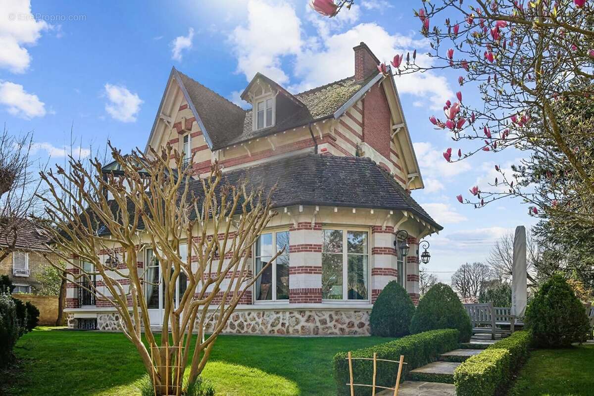 Maison à LE VESINET