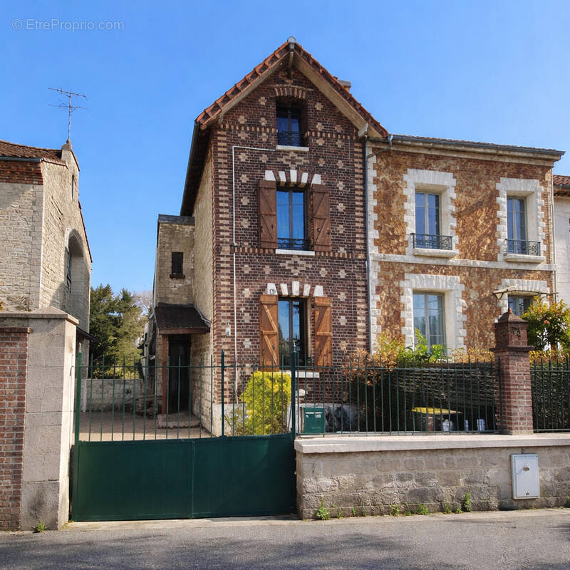 Maison à BEAUMONT-SUR-OISE