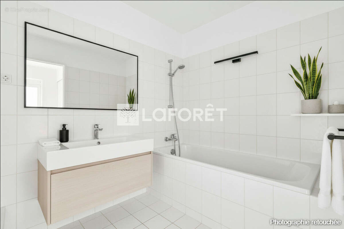 Appartement à PARIS-14E