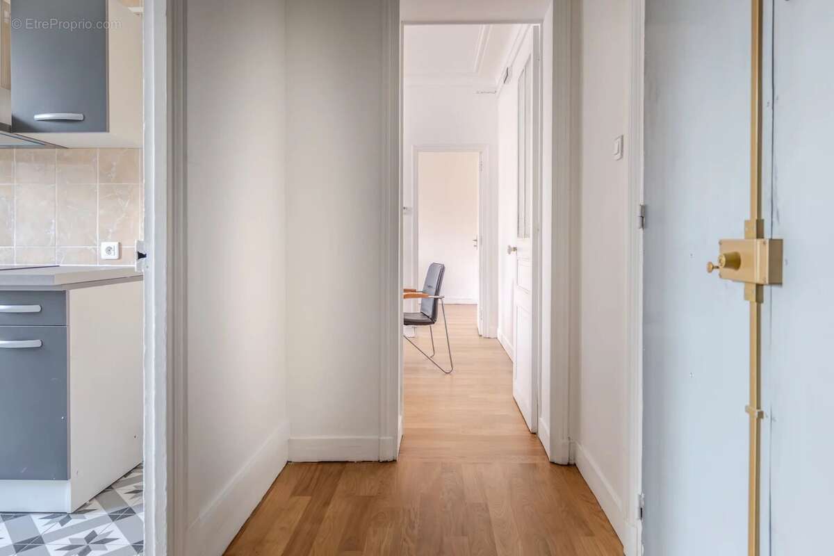 Appartement à PARIS-17E