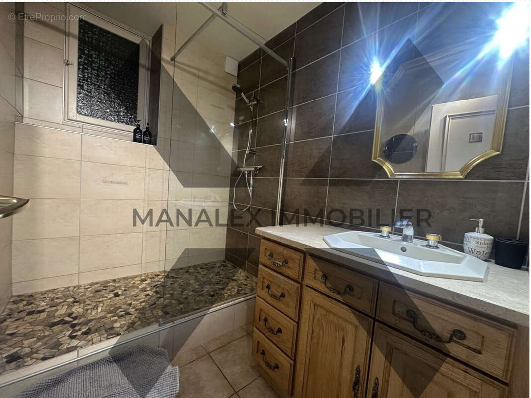 Maison à BOURG-DE-THIZY