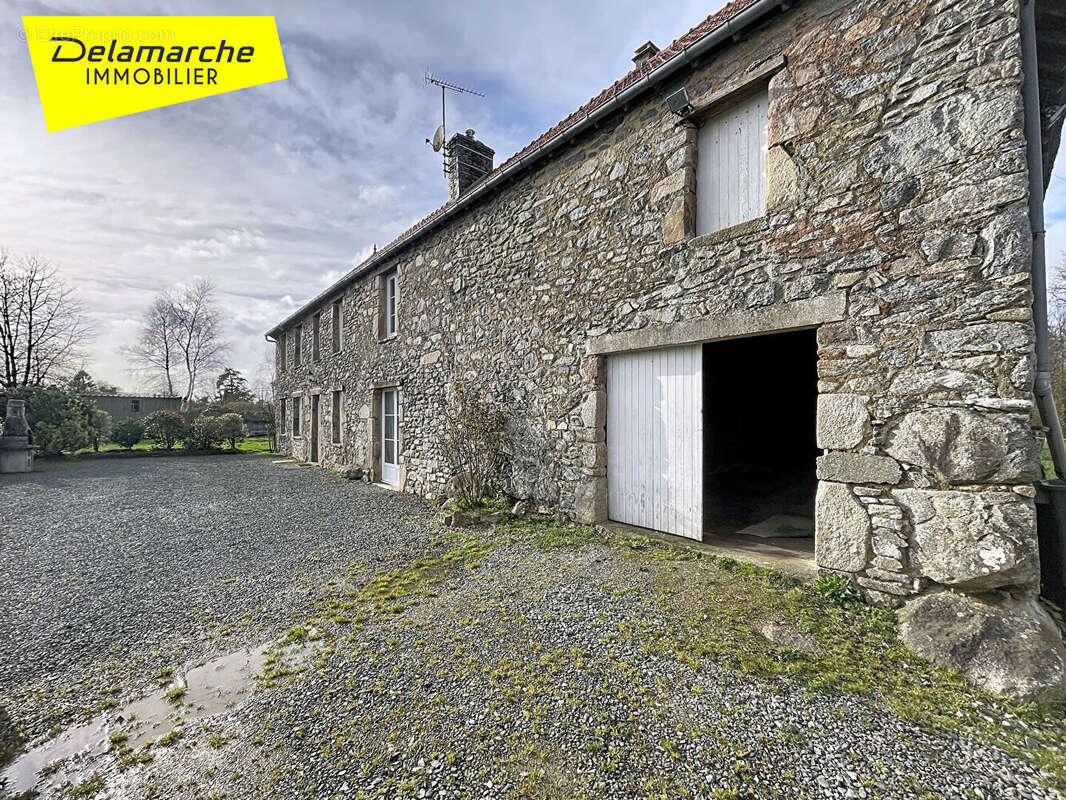 Maison à SAINT-SAUVEUR-LENDELIN