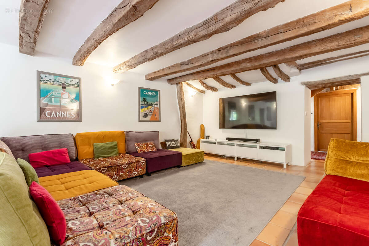 Maison à MONTAIGU-DE-QUERCY