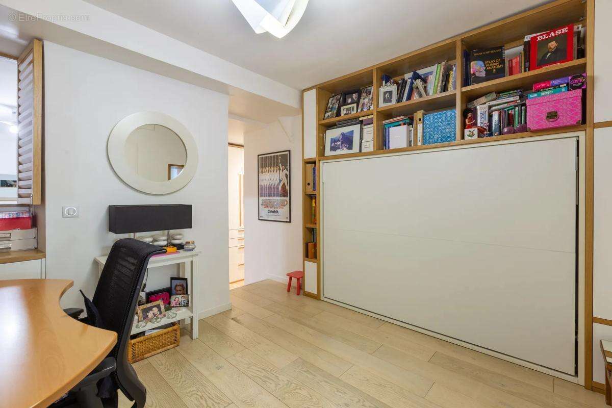 Appartement à PARIS-2E