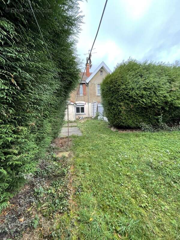 Maison à AULNOYE-AYMERIES