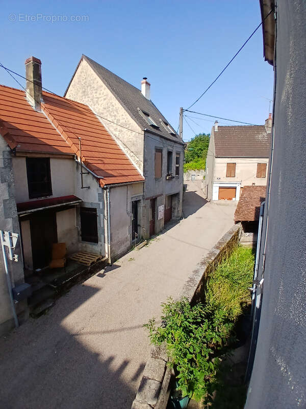 Lormes centre ville, maison de caractère avec 4 chambres et cour. Morvan. - photo 18