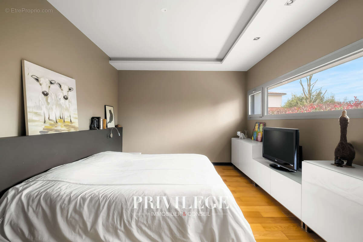 Maison à CHARBONNIERES-LES-BAINS