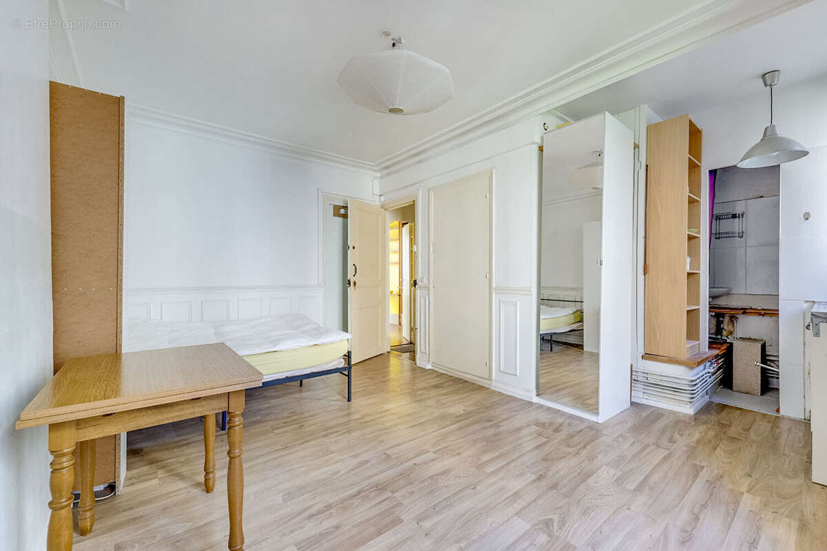 Appartement à PARIS-14E