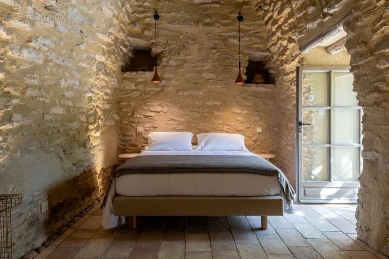 Maison à GORDES