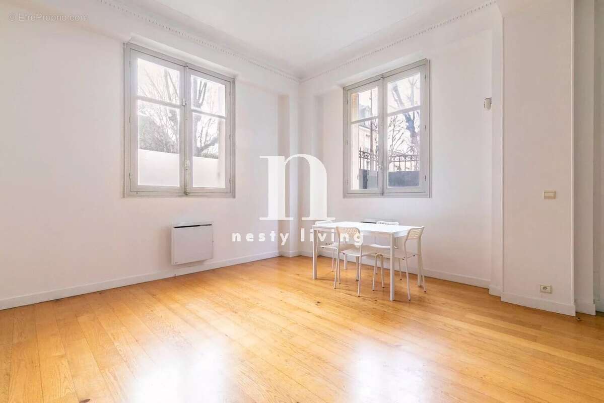 Appartement à NEUILLY-SUR-SEINE