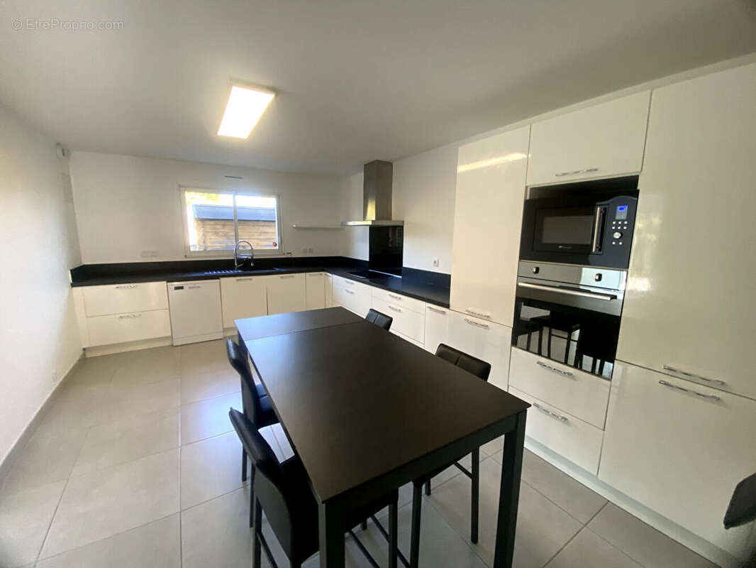 Maison à BOUGUENAIS