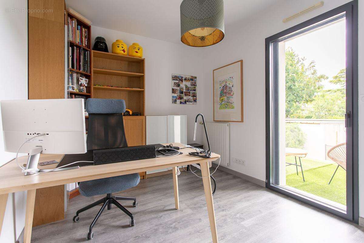 Maison Mouzillon 6 P . 4 Chs . Bureau . 138.77 M² . T 681 M² . Garage . Terrasse . Balcon - photo 16