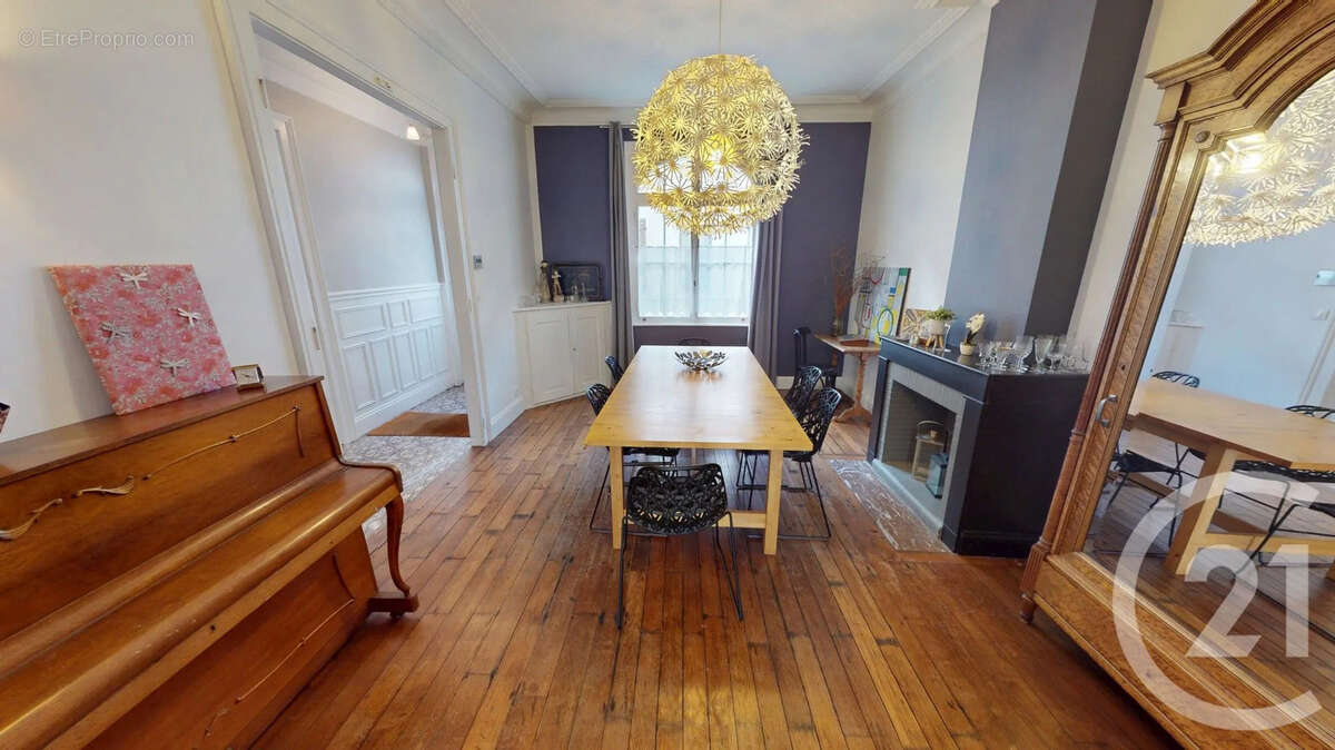 Maison à SAINT-QUENTIN