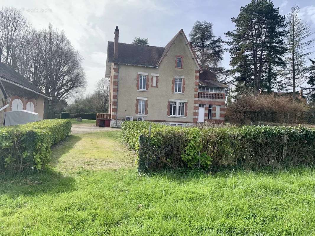 Maison à NEUVY-SAINT-SEPULCHRE