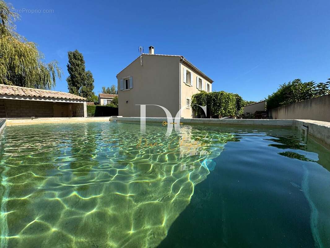Maison à L'ISLE-SUR-LA-SORGUE
