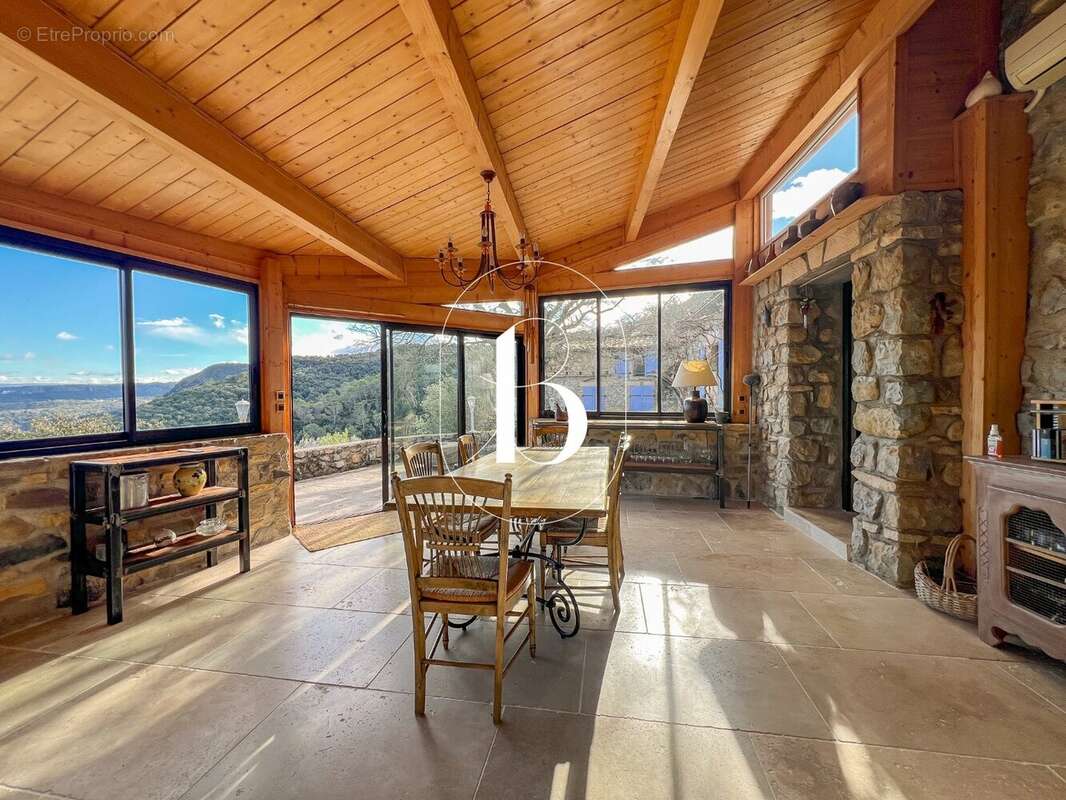 Propriété avec vue exceptionnelle - photo 13