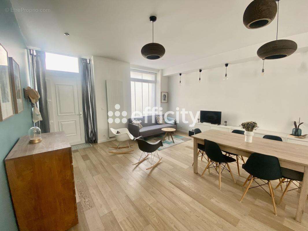 Maison à VILLEURBANNE