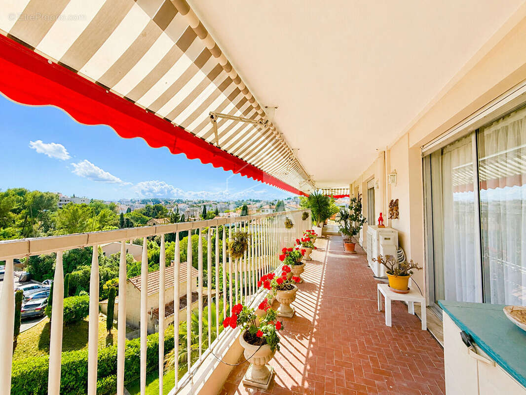 Appartement à LE CANNET