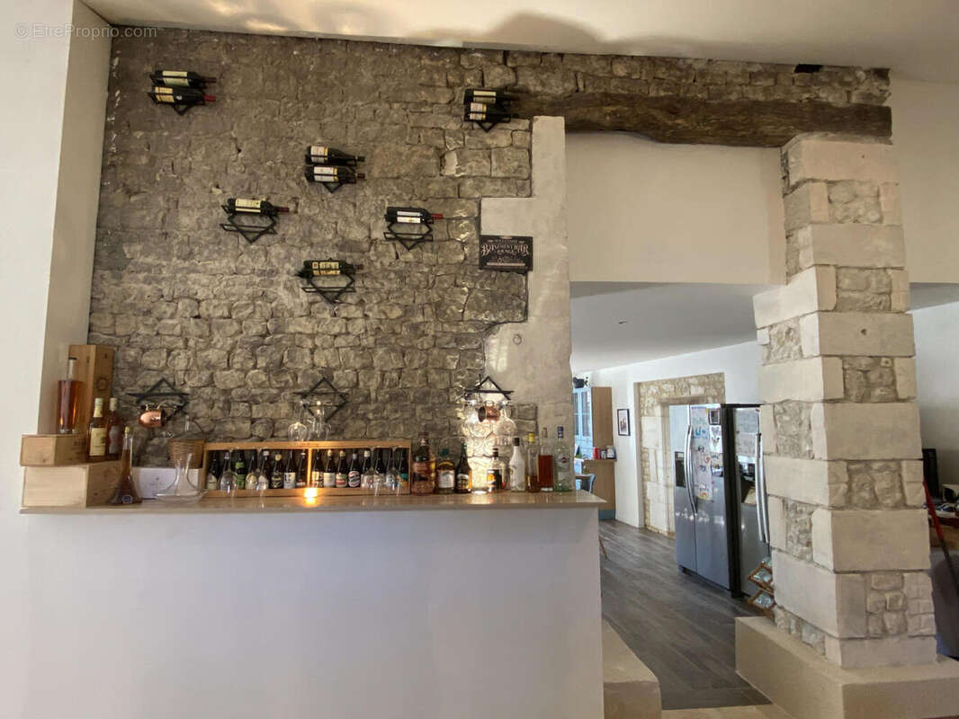 BAR - Maison à CIERZAC