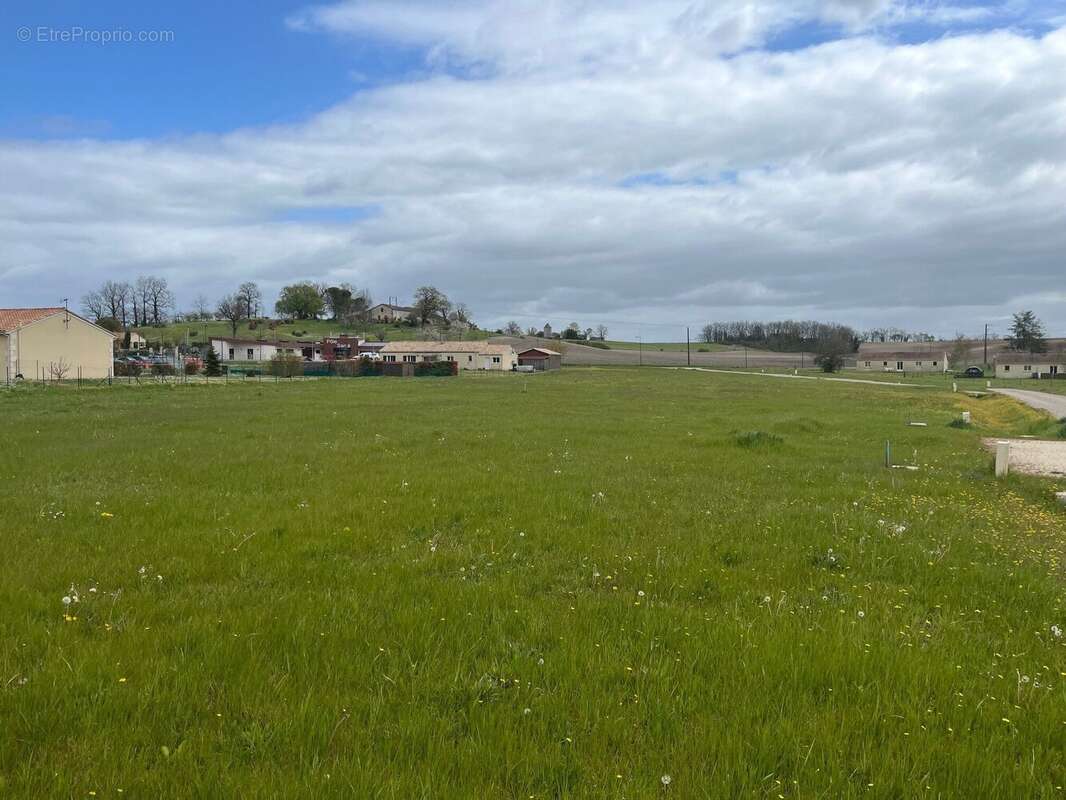 Photo 2 - Terrain à RIBAGNAC
