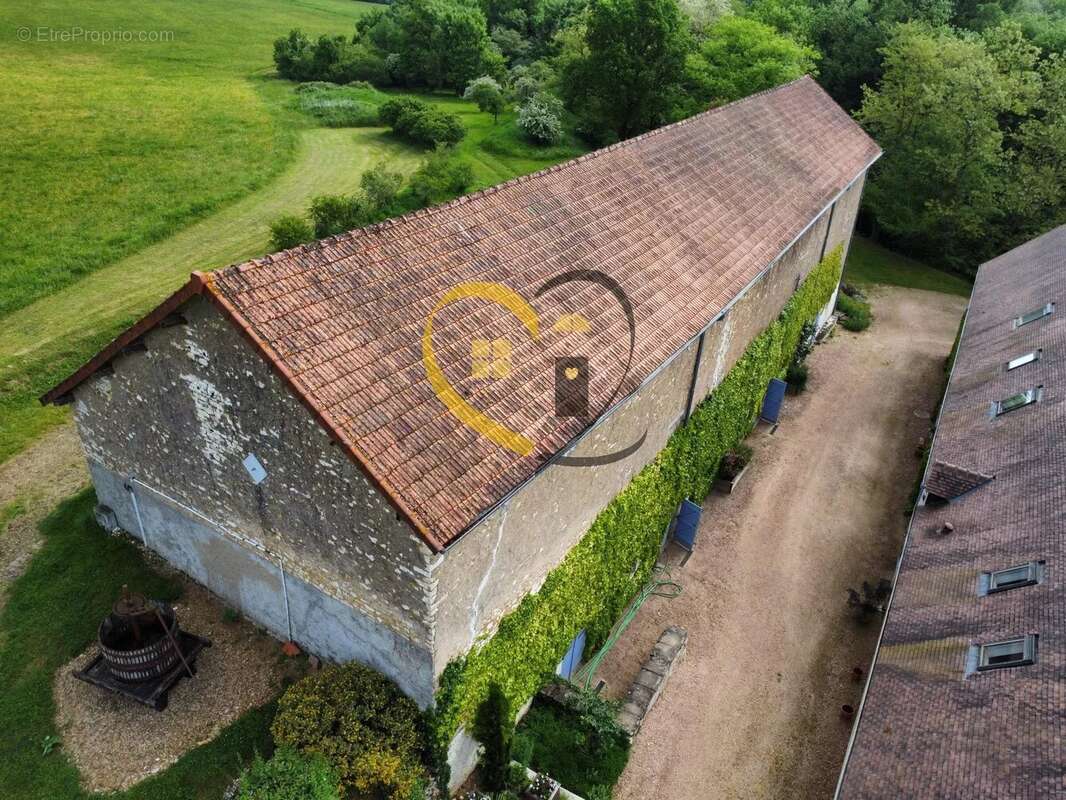 Maison à SAINT-DENIS-DE-PALIN