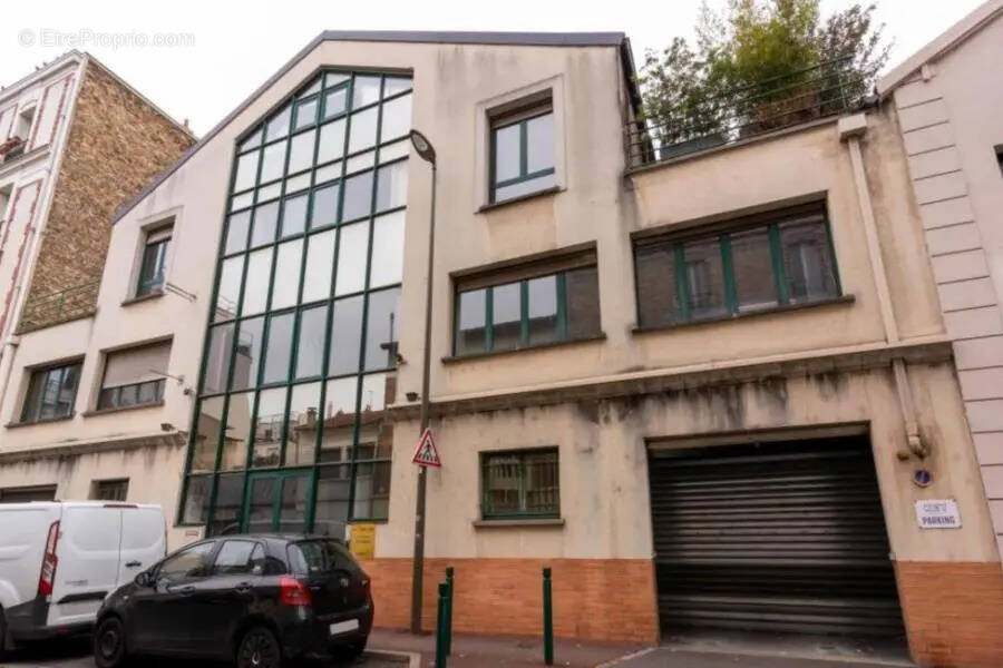 Commerce à SURESNES