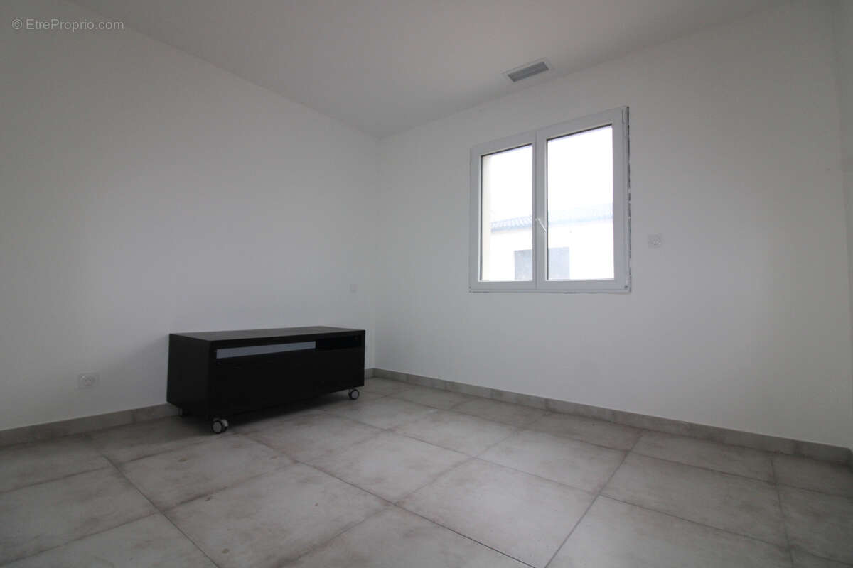 Maison à LES SALLES-DU-GARDON