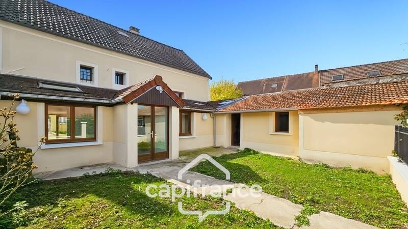 Maison à IVERNY