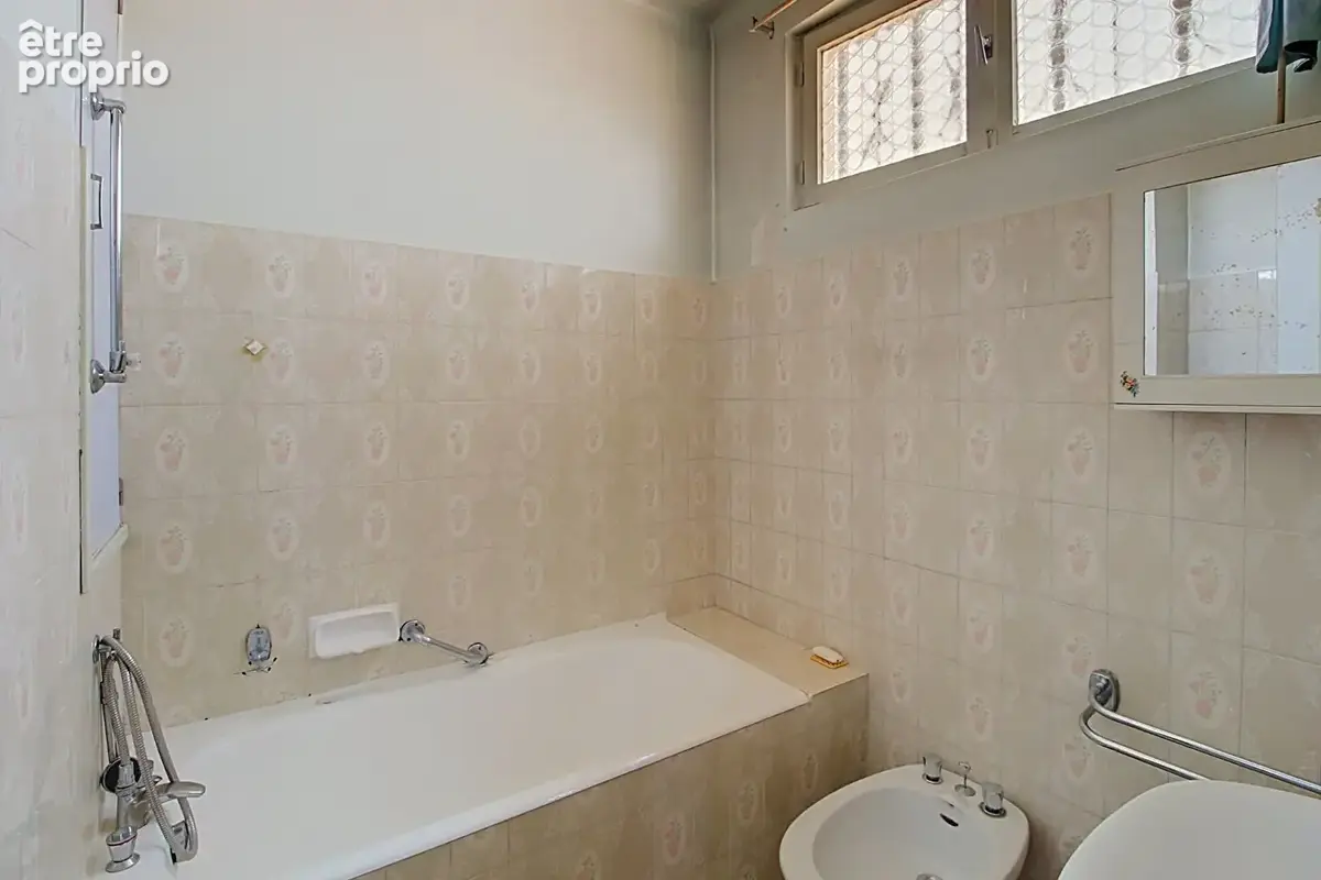 A VENDRE  ! Appartement 3 pièces à Draguignan - Dernier étage avec vue et terrasses - photo 12