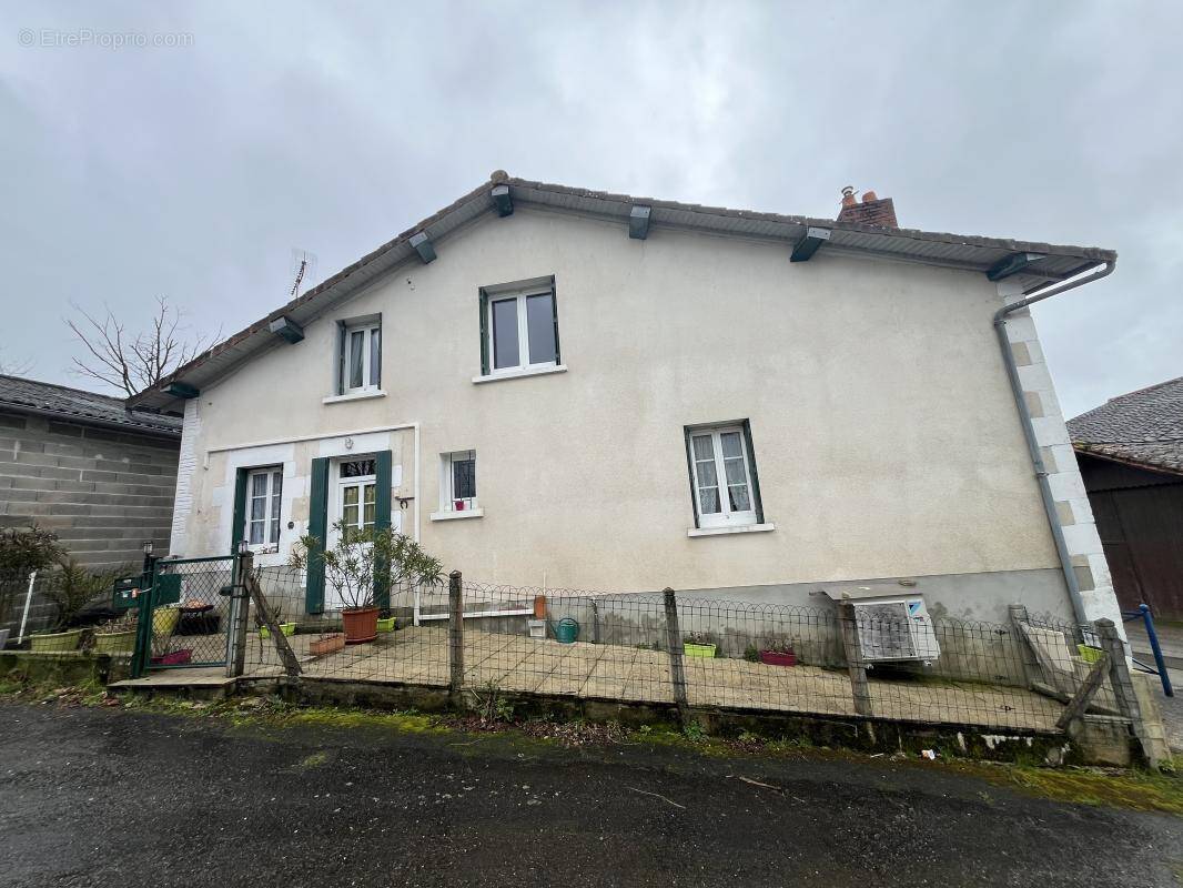 Maison à SAILLAT-SUR-VIENNE