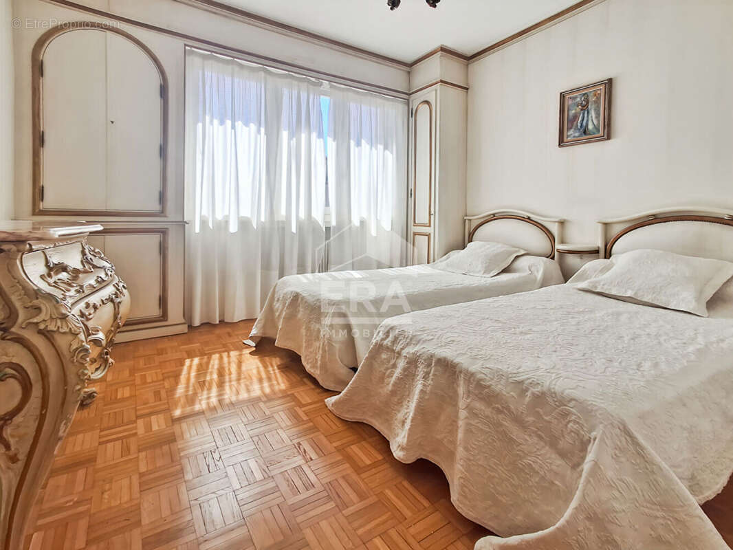 Appartement à MARSEILLE-4E