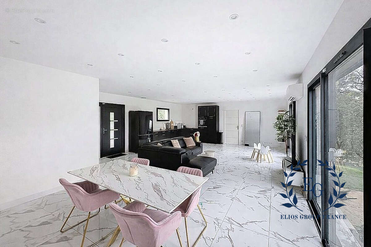 Maison à FLASSANS-SUR-ISSOLE